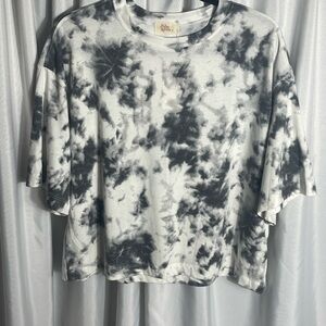 If She Loves Tie-Dye Black and White Women's Top Size L NWT